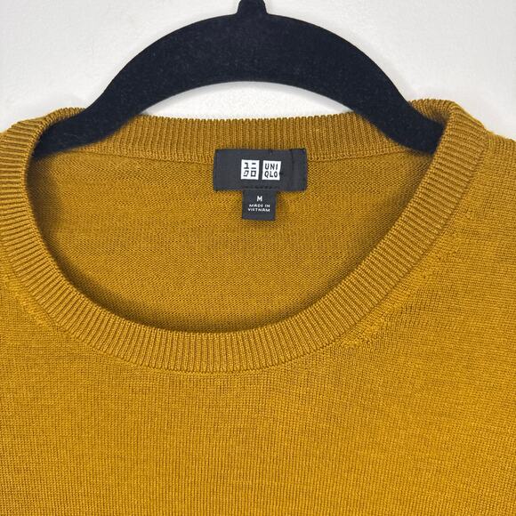 UNIQLO 100% Wool Crew Neck Dark Mustard Medium Sweater Minimalist Classic Chic - Picture 2 of 8